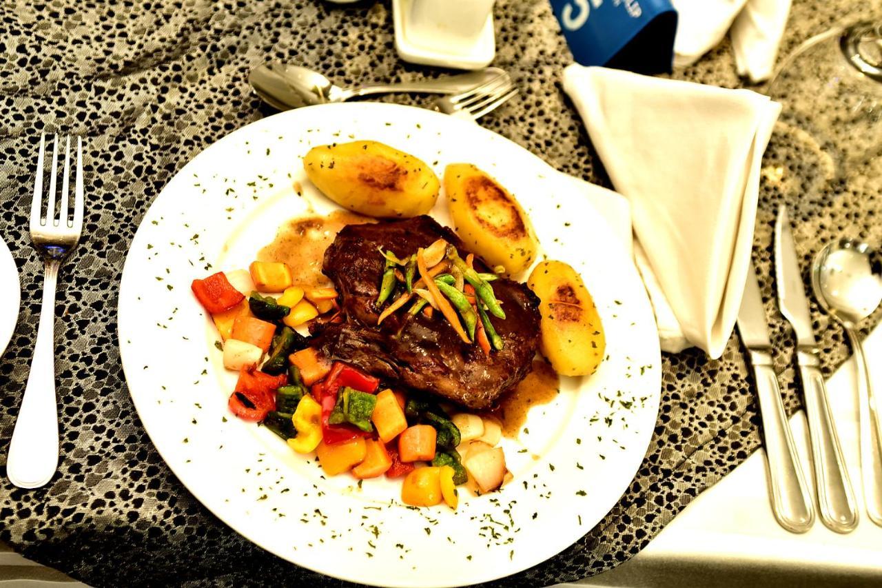 Golden Tulip Ibadan Hotel ภายนอก รูปภาพ
