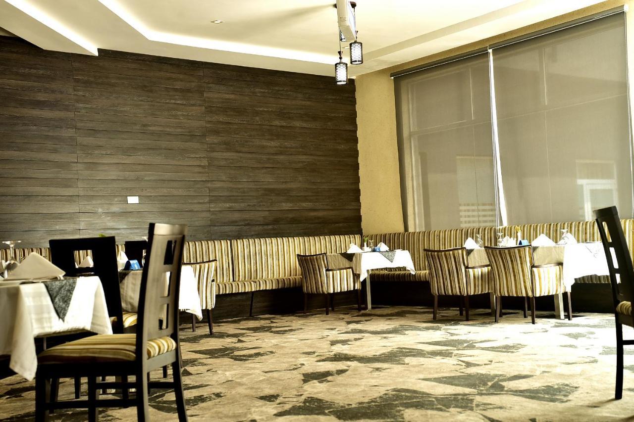 Golden Tulip Ibadan Hotel ภายนอก รูปภาพ