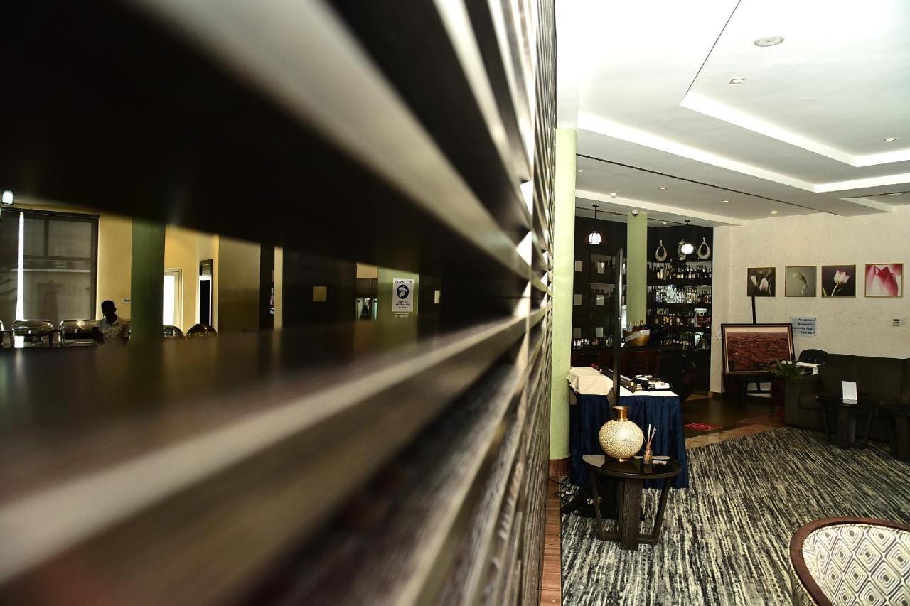 Golden Tulip Ibadan Hotel ภายนอก รูปภาพ