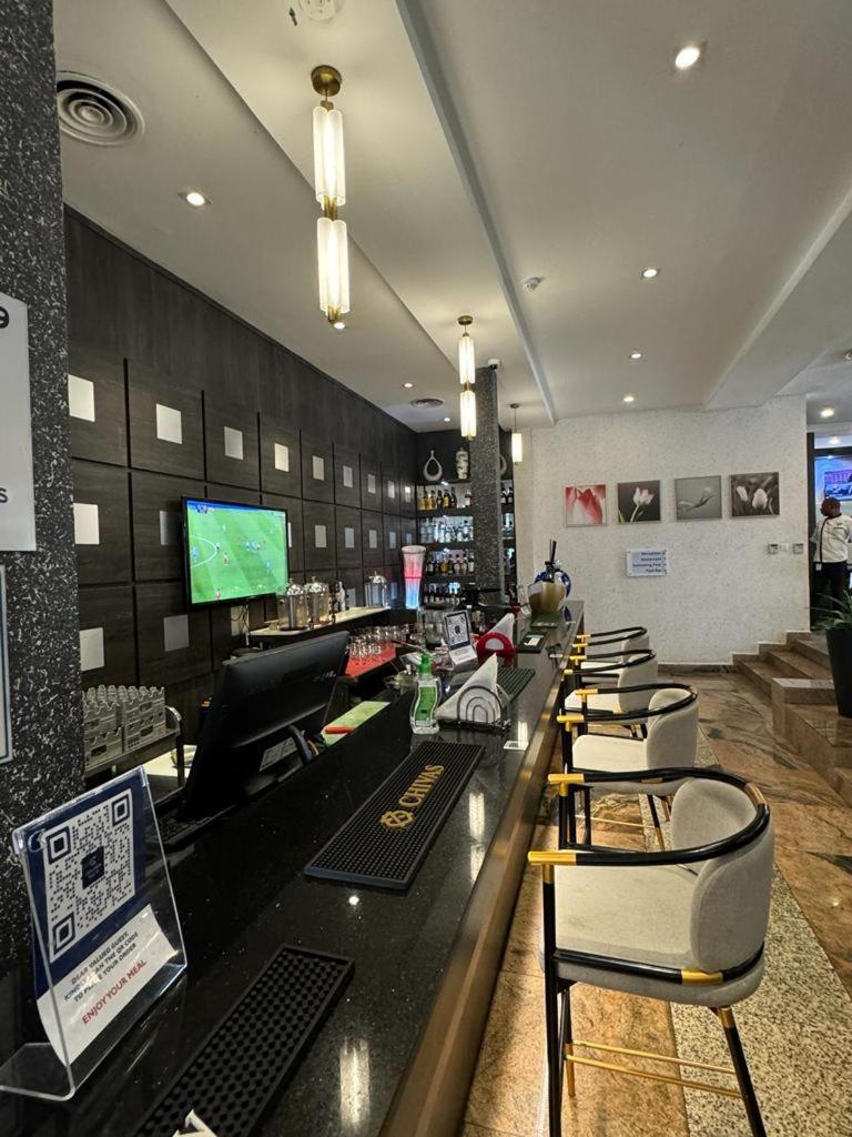 Golden Tulip Ibadan Hotel ภายนอก รูปภาพ