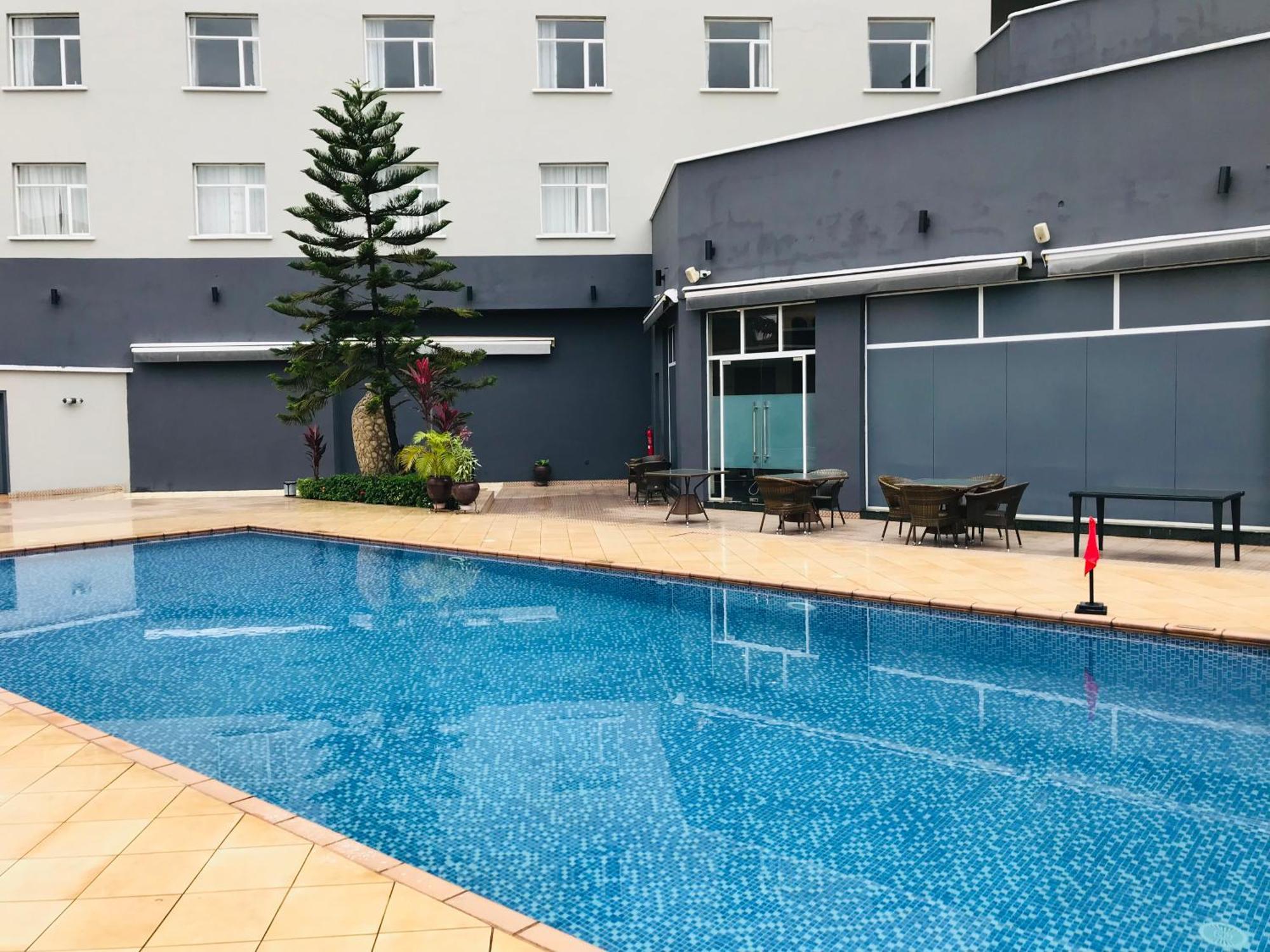 Golden Tulip Ibadan Hotel ภายนอก รูปภาพ