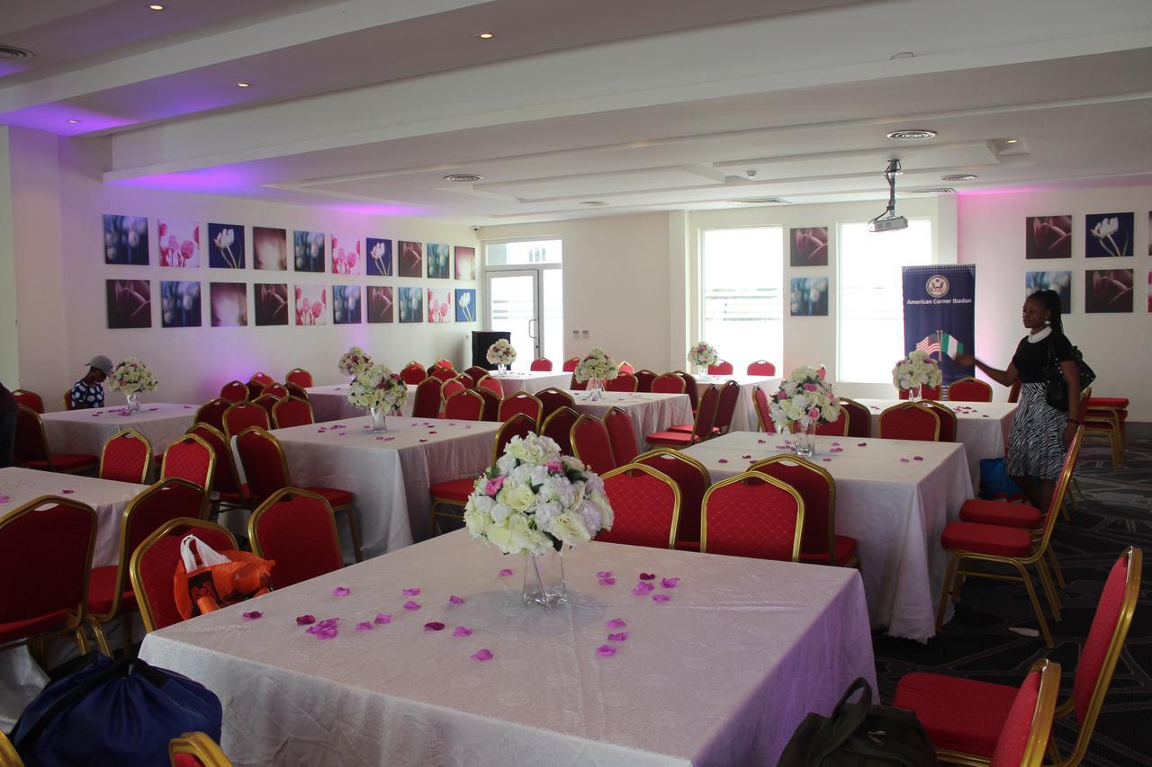 Golden Tulip Ibadan Hotel ภายนอก รูปภาพ